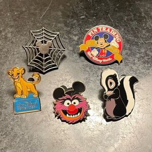 5 pin custom bundle (Mickey Web, Mickey PT, Simba HV, Animal, Flower)